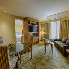 Отель The Grand New Delhi комната для гостей фото 3