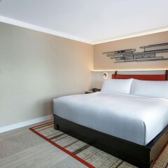 Отель DoubleTree by Hilton Bangkok Ploenchit Бангкок комната для гостей фото 5