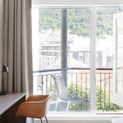 Отель Comfort Hotel Bergen Норвегия, Берген - 1 отзыв об отеле, цены и фото номеров - забронировать отель Comfort Hotel Bergen онлайн комната для гостей фото 5