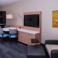 Отель TownePlace Suites by Marriott Saskatoon комната для гостей