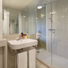 Отель Axel Hotel Barcelona & Urban Spa - Adults Only (Gay friendly) Испания, Барселона - 11 отзывов об отеле, цены и фото номеров - забронировать отель Axel Hotel Barcelona & Urban Spa - Adults Only (Gay friendly) онлайн ванная фото 2