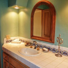 Отель Casa Lorena 4 Bedrooms 3.5 Bathrooms Home Педрегал ванная