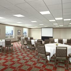 Отель Four Points by Sheraton Calgary Airport питание