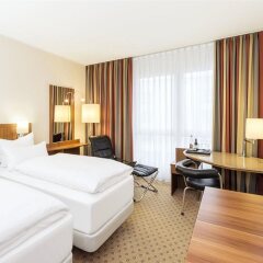 Отель NH München Ost Conference Center Германия, Ашхайм - отзывы, цены и фото номеров - забронировать отель NH München Ost Conference Center онлайн комната для гостей фото 4