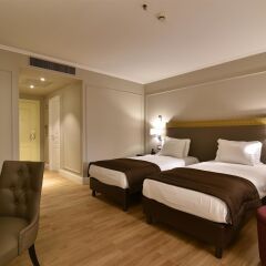 Grand Hotel Yerevan комната для гостей фото 5