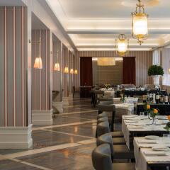 Отель Starhotels Michelangelo