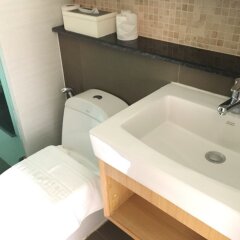 Alisha Court Hotel & Residence Бангкок ванная