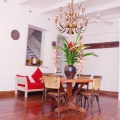 Отель Small House Boutique Guest House питание