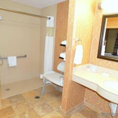 Отель Hampton Inn & Suites Lake City, Fl Лейк-Сити ванная фото 2