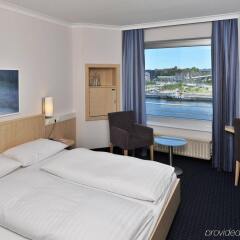Отель IntercityHotel Kiel Германия, Киль - 1 отзыв об отеле, цены и фото номеров - забронировать отель IntercityHotel Kiel онлайн комната для гостей фото 2