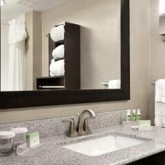 Отель Homewood Suites by Hilton Columbus/OSU, OH США, Верхний Арлингтон - отзывы, цены и фото номеров - забронировать отель Homewood Suites by Hilton Columbus/OSU, OH онлайн ванная
