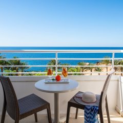 Отель Queen's Bay Hotel Кипр, Киссонерга - 1 отзыв об отеле, цены и фото номеров - забронировать отель Queen's Bay Hotel онлайн балкон