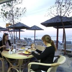 Ramada Beach Hotel Ajman гостиничный бар