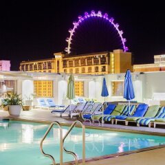 Отель Platinum Hotel and Spa США, Лас-Вегас - 8 отзывов об отеле, цены и фото номеров - забронировать отель Platinum Hotel and Spa онлайн бассейн фото 3