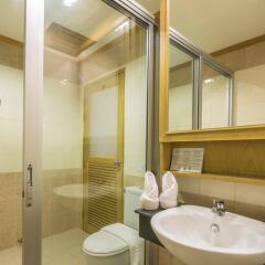 Отель Azure Phuket ванная