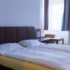 Отель Vinothek Schwarzer Adler Австрия, Оттенсхайм - отзывы, цены и фото номеров - забронировать отель Vinothek Schwarzer Adler онлайн комната для гостей фото 3