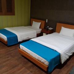Hotel At Home комната для гостей фото 2