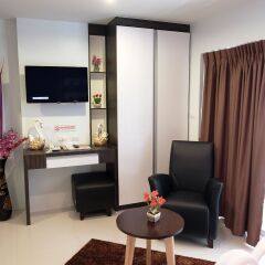 Апартаменты Sunset Apartments комната для гостей