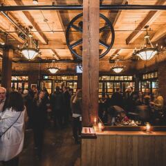 Отель Swans Brewery, Pub and Hotel Канада, Виктория - отзывы, цены и фото номеров - забронировать отель Swans Brewery, Pub and Hotel онлайн гостиничный бар
