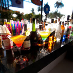 Отель The Beach Front Resort Pattaya с домашними животными