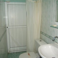 Отель Regina's Guesthouse Болгария, Балчик - отзывы, цены и фото номеров - забронировать отель Regina's Guesthouse онлайн ванная