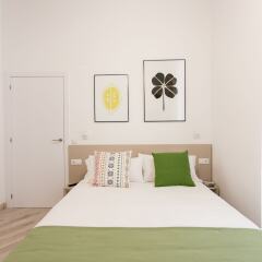Отель Apartamentos Wallace Valencia Валенсия комната для гостей