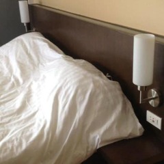Отель Nice Bird Suite Бангкок сейф в номере