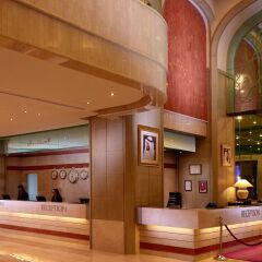 Отель Crowne Plaza Dubai интерьер отеля