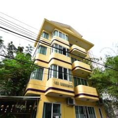 Апартаменты 101 Serviced Apartment Sukhumvit 22 Бангкок парковка