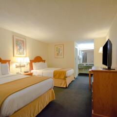 Отель Quality Inn Sarasota North комната для гостей