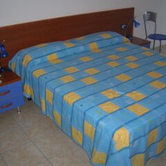 Отель Sea Breeze Скалея комната для гостей