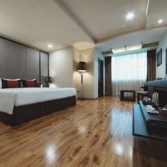 Paragon Saigon Hotel сейф в номере