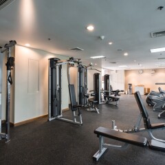 Отель Adelphi Suites Bangkok фитнесс-зал фото 3