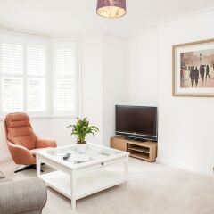 Отель Lovely 1 Bed Self-Contained Flat in Greenwich комната для гостей фото 3