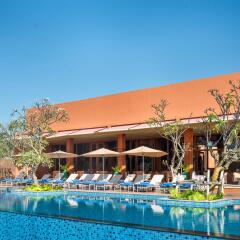 Отель Novotel Inle Lake Myat Min бассейн фото 2