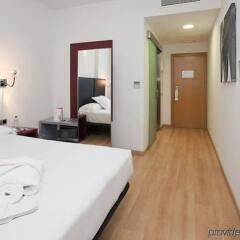 Hotel ILUNION Aqua 3 Валенсия сейф в номере