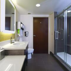 Отель Hampton Inn & Suites Columbus - Downtown ванная фото 2