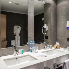 Отель Domina (Новосибирск) ванная