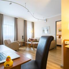 Отель PhiLeRo Hotel Köln Германия, Кёльн - отзывы, цены и фото номеров - забронировать отель PhiLeRo Hotel Köln онлайн балкон