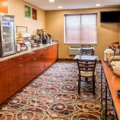 Отель Comfort Inn At LaGuardia Airport США, Нью-Йорк - отзывы, цены и фото номеров - забронировать отель Comfort Inn At LaGuardia Airport онлайн питание