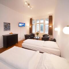 Апартаменты Old Town Apartments Greifswalder Strasse комната для гостей фото 3