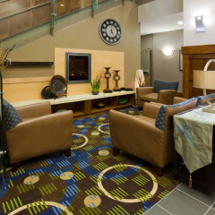 Holiday Inn Express Hotel and Suites Mankato East интерьер отеля фото 3
