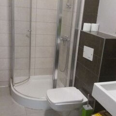 Отель Wroclov Hostel Польша, Вроцлав - отзывы, цены и фото номеров - забронировать отель Wroclov Hostel онлайн ванная фото 2