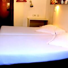 Отель Hostal Gat Xino Барселона спа