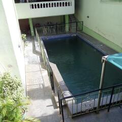 Отель Koltol Guest House бассейн