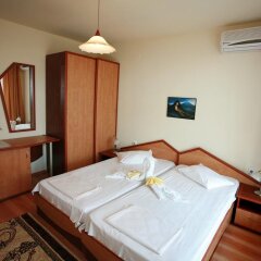 Отель Family Hotel Denica Болгария, Аврен - отзывы, цены и фото номеров - забронировать отель Family Hotel Denica онлайн сейф в номере