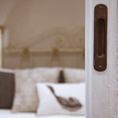 Отель Reina Sofia Boutique - Madflats Collection Мадрид комната для гостей фото 2