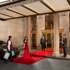 Отель Millennium Biltmore Hotel США, Лос-Анджелес - 10 отзывов об отеле, цены и фото номеров - забронировать отель Millennium Biltmore Hotel онлайн городской автобус