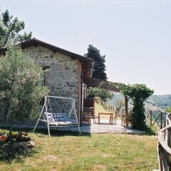 Отель Agriturismo Il Monte Монтоне приотельная территория фото 2