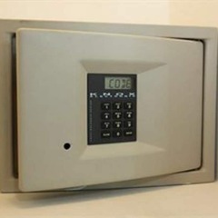 Отель Somerset Park Suanplu Bangkok сейф в номере